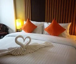 Breezotel. Hotel reservations on the island of Phuket. Breezotel. Location at 162/151-153 Pungmuangsai Kor, T.Patong, Kathu, Phuket