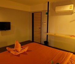 Loma Hostel at Phuket Town. Location at 16-18 Phang Nga Road, Talat Yai, Mueang