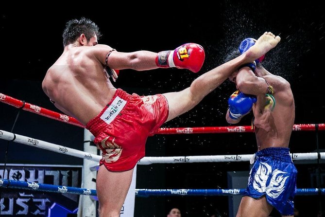 Muay Thai Boxing at Patong Boxing Stadium Muay Thai Boxing at Patong Boxing Stadium - Thai Boxing